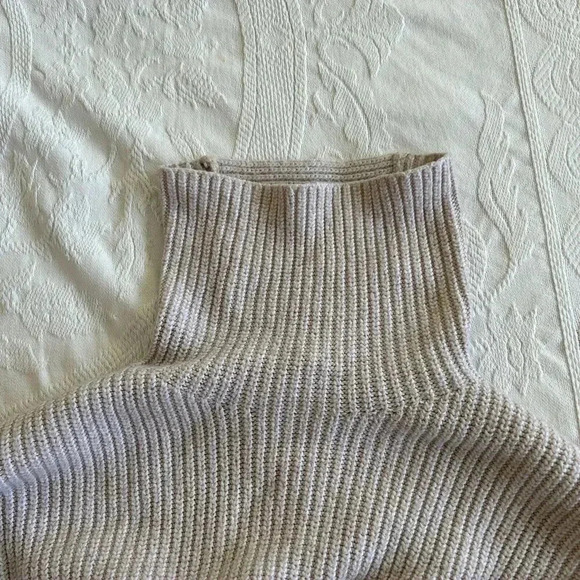 American Eagle Colorblock Turtleneck Ribbed Knit Oversized Sweater Tan Beige XS - Picture 11 of 12